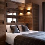 Chambre avec Ambiance chaleureuse et cosy pour cette chambre en mélèze.